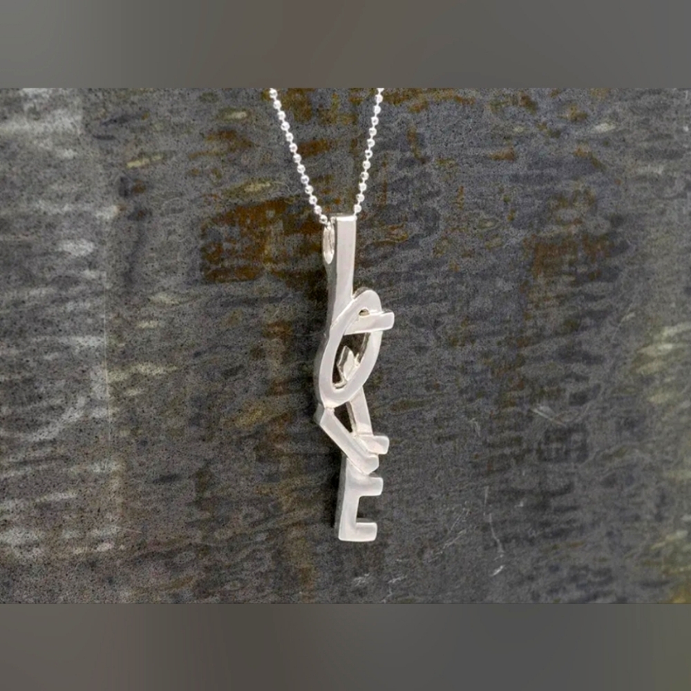 😍 L O V E STERLING SILVER NECKLACE